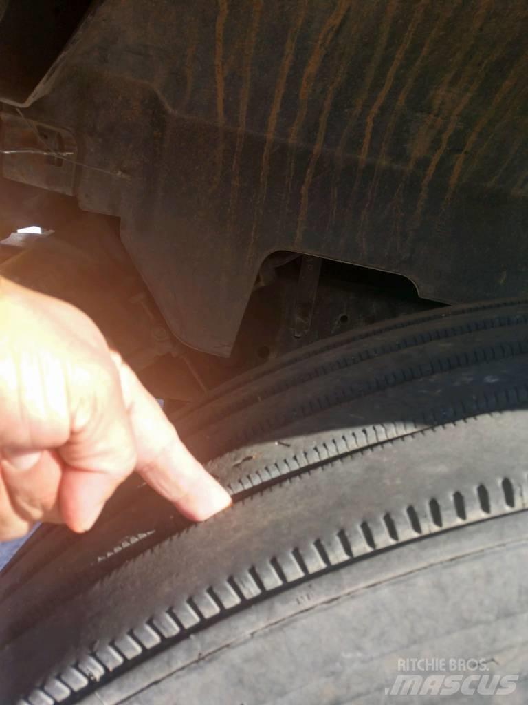 GMC Topkick C 7000 Грузовики-Щеповозы