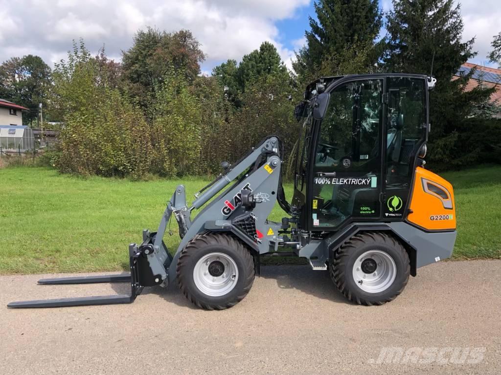 GiANT G 2200 E Многофункциональные сельскохозяйственные погрузчики