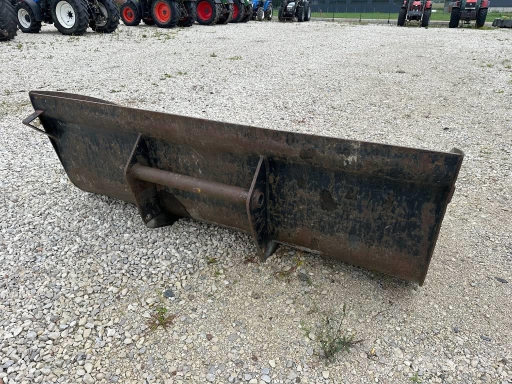 ŁYŻKA MANITOU 2,4 M Комплектующие для погрузочных и сельхозмашин