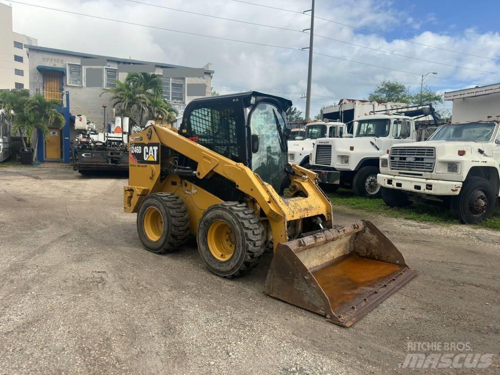 CAT 246 D Мини-погрузчики