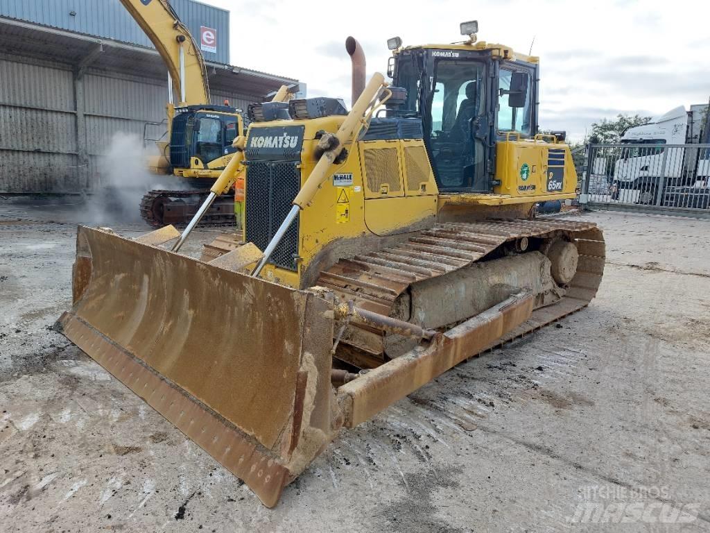 Komatsu D65PX-18 Гусеничные бульдозеры