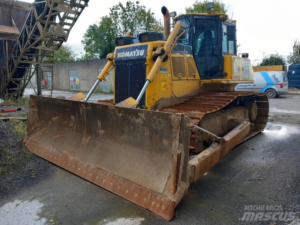 Komatsu D65PX-18 Гусеничные бульдозеры