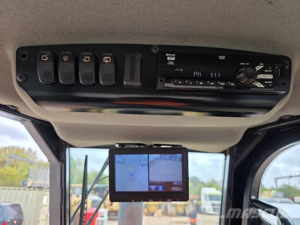 CAT D 5 K 2 LGP Гусеничные бульдозеры