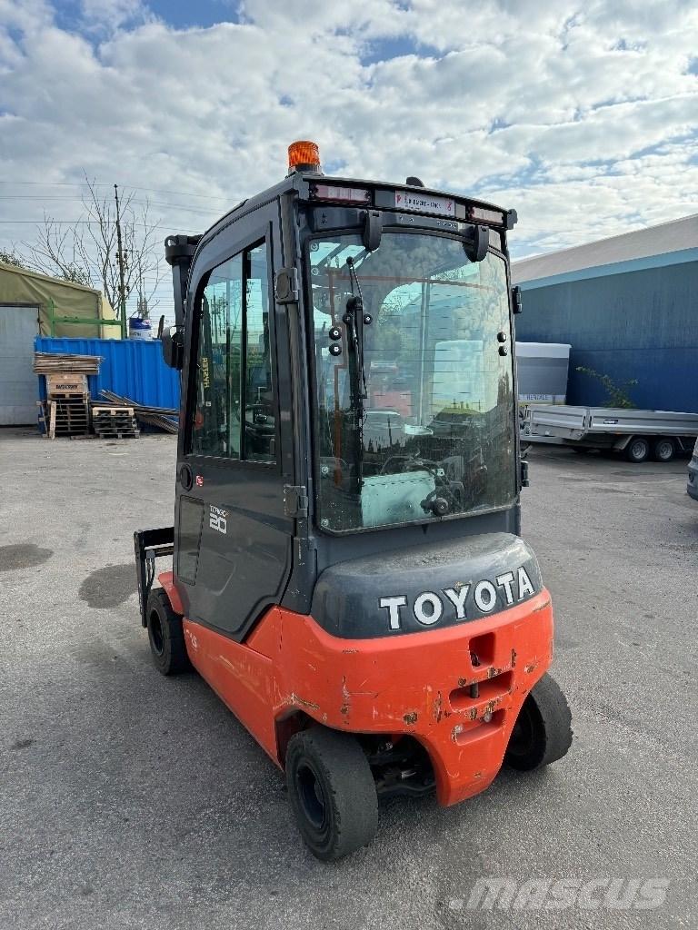 Toyota 8FBM20T Электропогрузчики