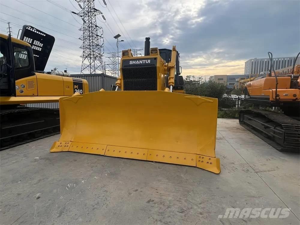 Shantui SD32 Гусеничные бульдозеры