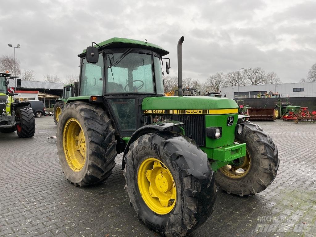 John Deere 2650 Трактора