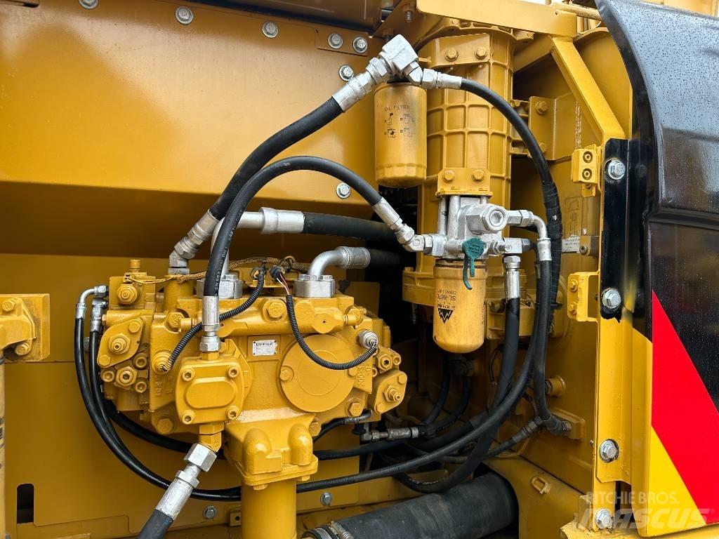CAT 320 Гусеничные экскаваторы