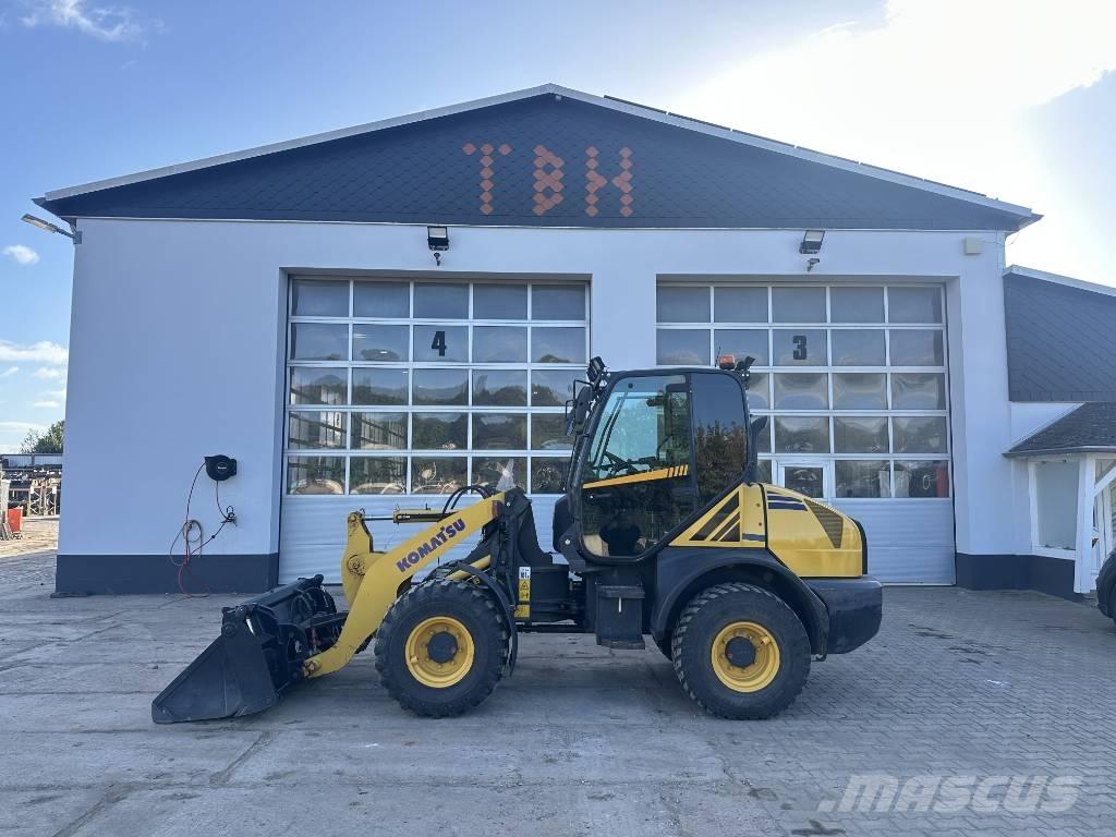 Komatsu WA 80-6 Фронтальные погрузчики