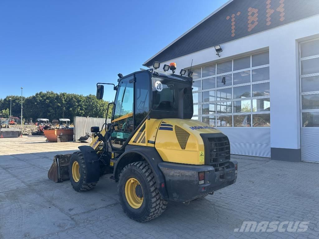 Komatsu WA 80-6 Фронтальные погрузчики