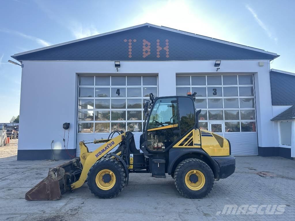 Komatsu WA 80-6 Фронтальные погрузчики