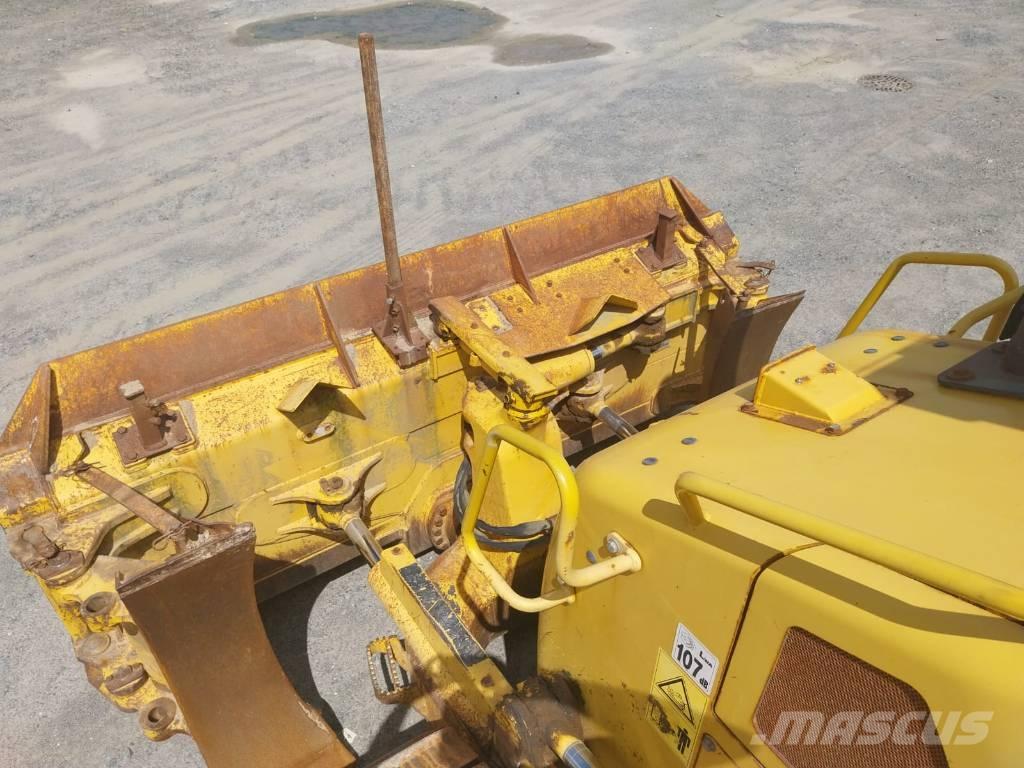Komatsu D61PX-23 Гусеничные бульдозеры