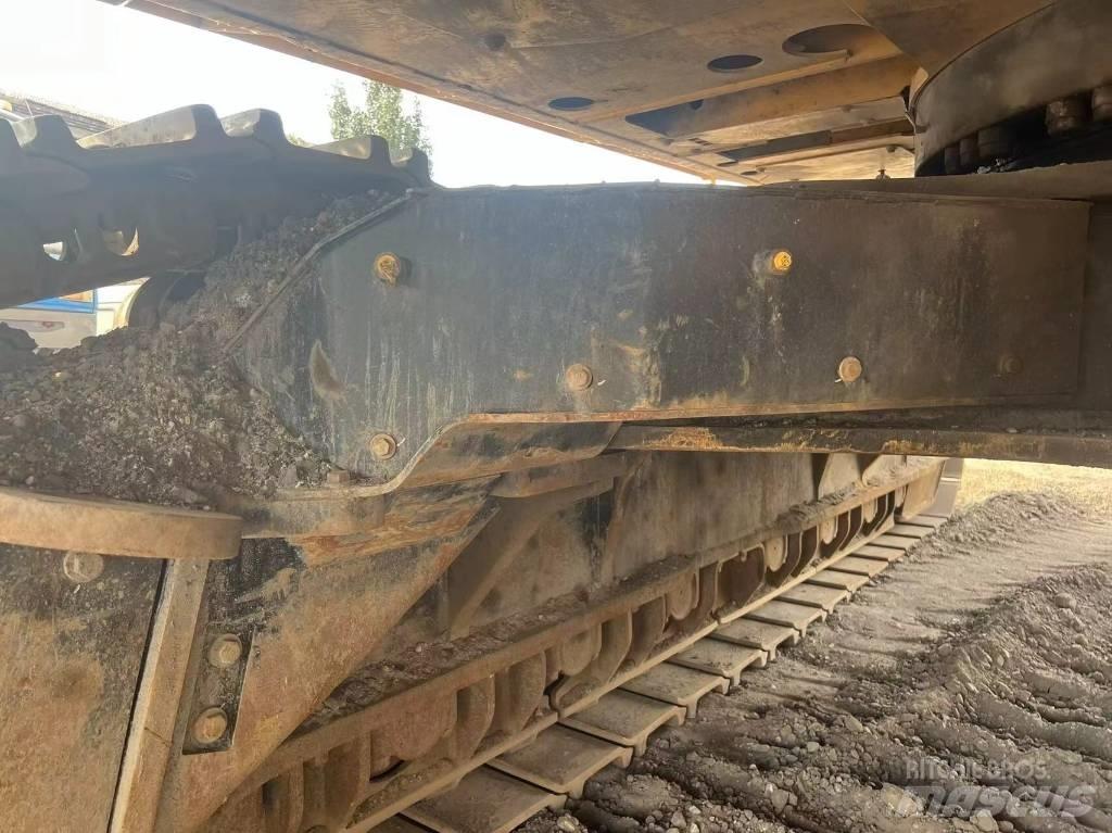 CAT 374 Гусеничные экскаваторы