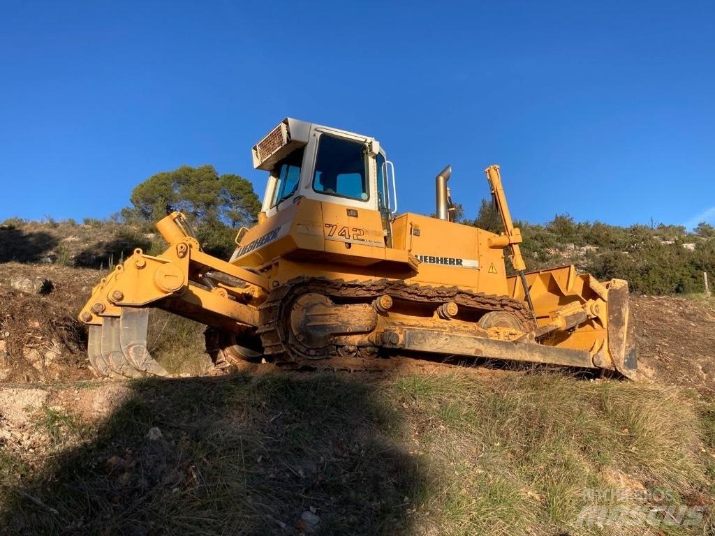 Liebherr PR 742 Гусеничные бульдозеры