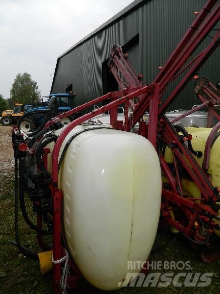Hardi 900 Прицепные опрыскиватели