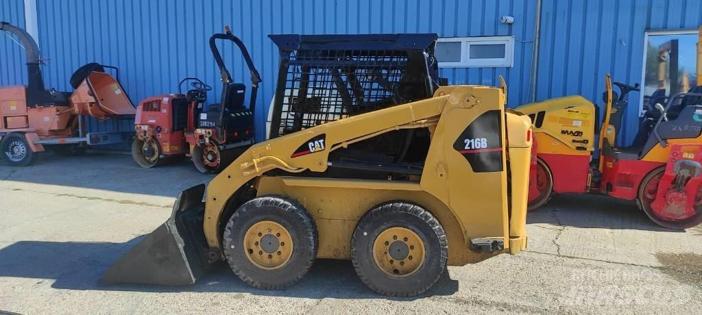 CAT 216 Мини-погрузчики