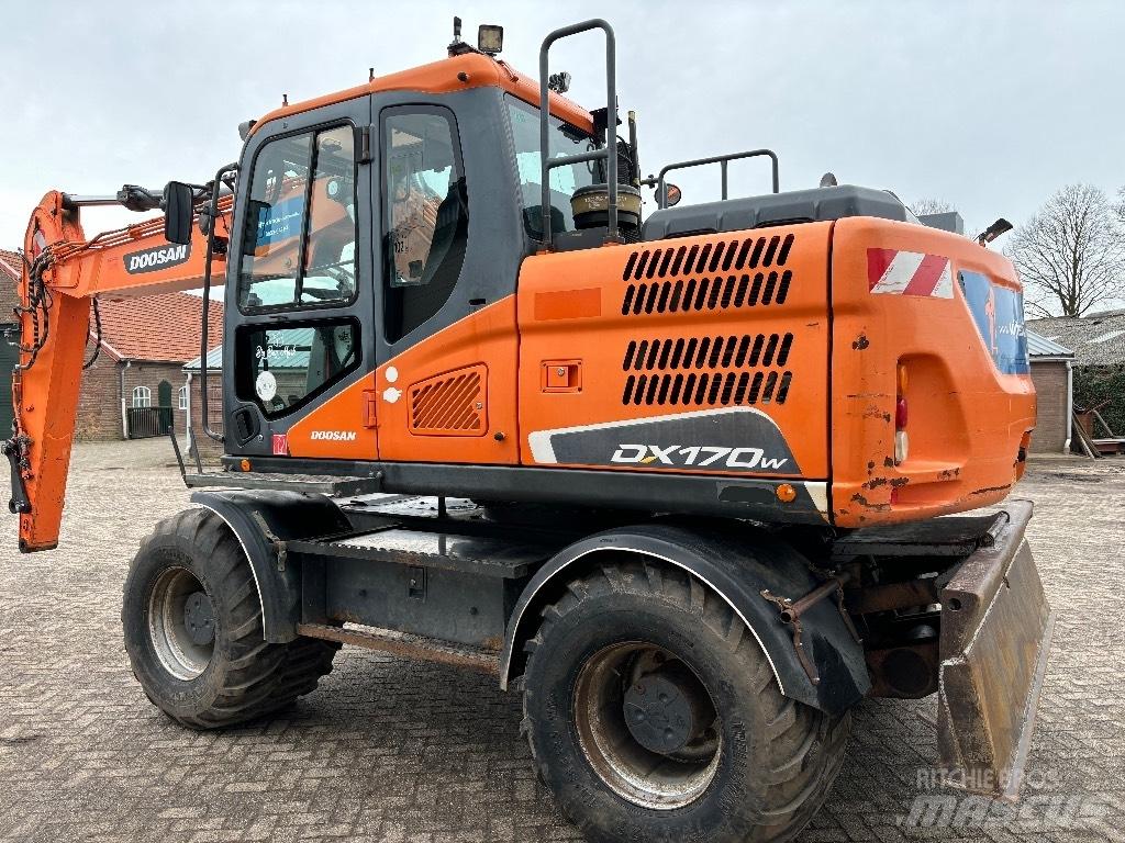 Doosan DX 170 W Колёсные экскаваторы