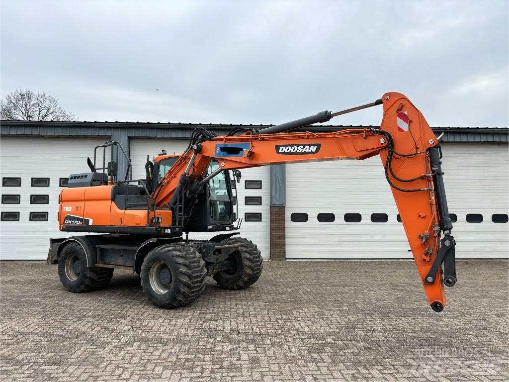 Doosan DX 170 W Колёсные экскаваторы