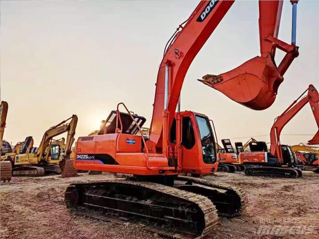 Doosan DH 225 LC-7 Гусеничные экскаваторы