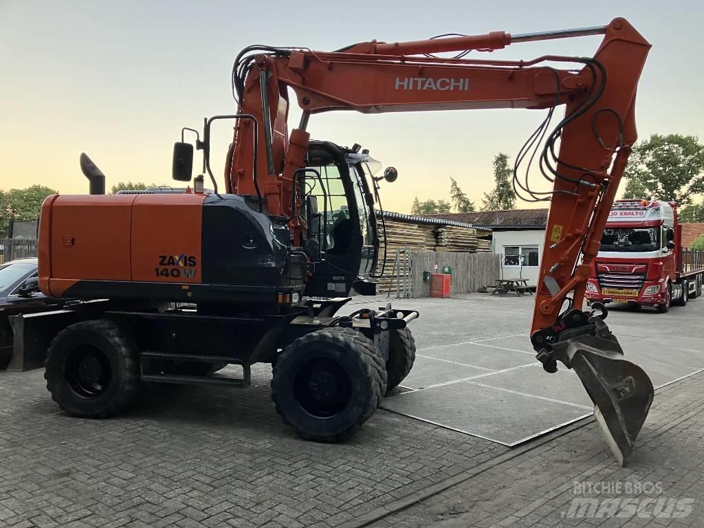 Hitachi ZX140-5B Колёсные экскаваторы