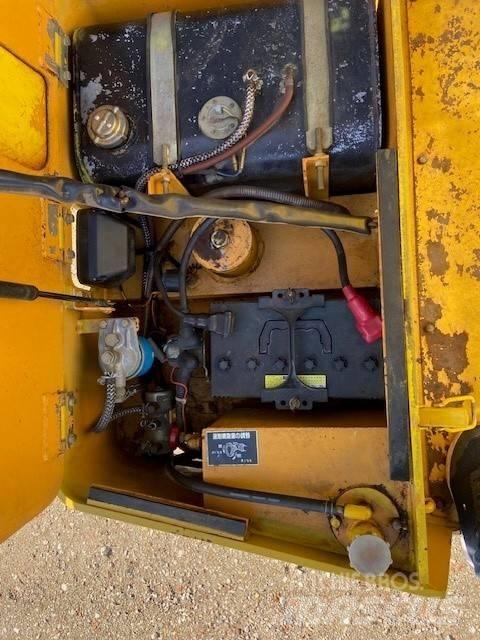 Sakai TS 160 Пневматические катки