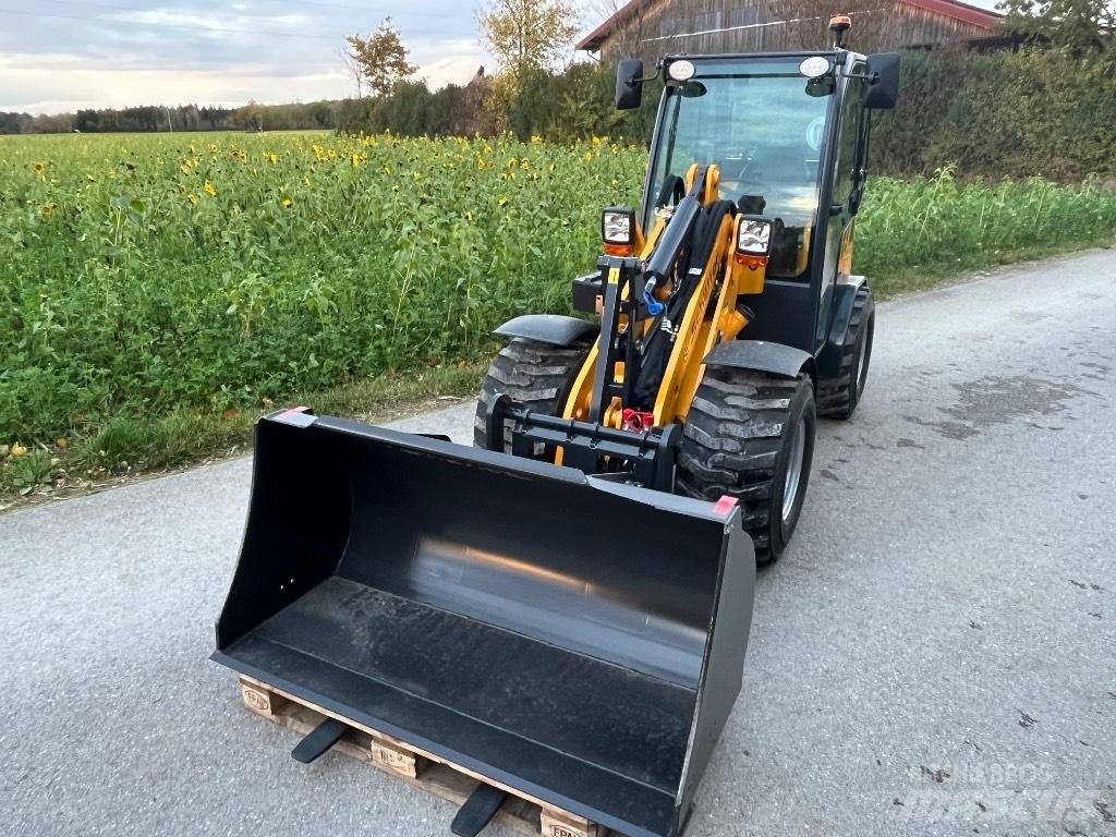 Schäffer 2430 SLT Мини-погрузчики