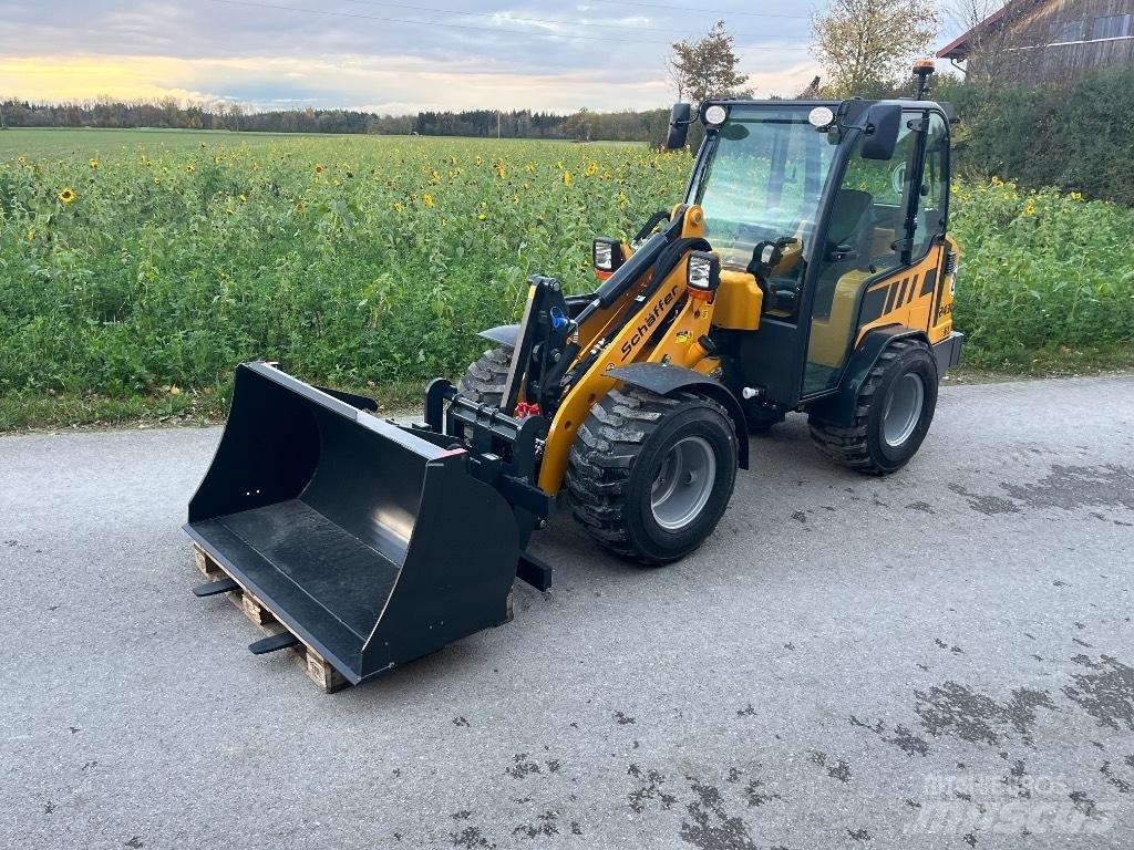 Schäffer 2430 SLT Мини-погрузчики