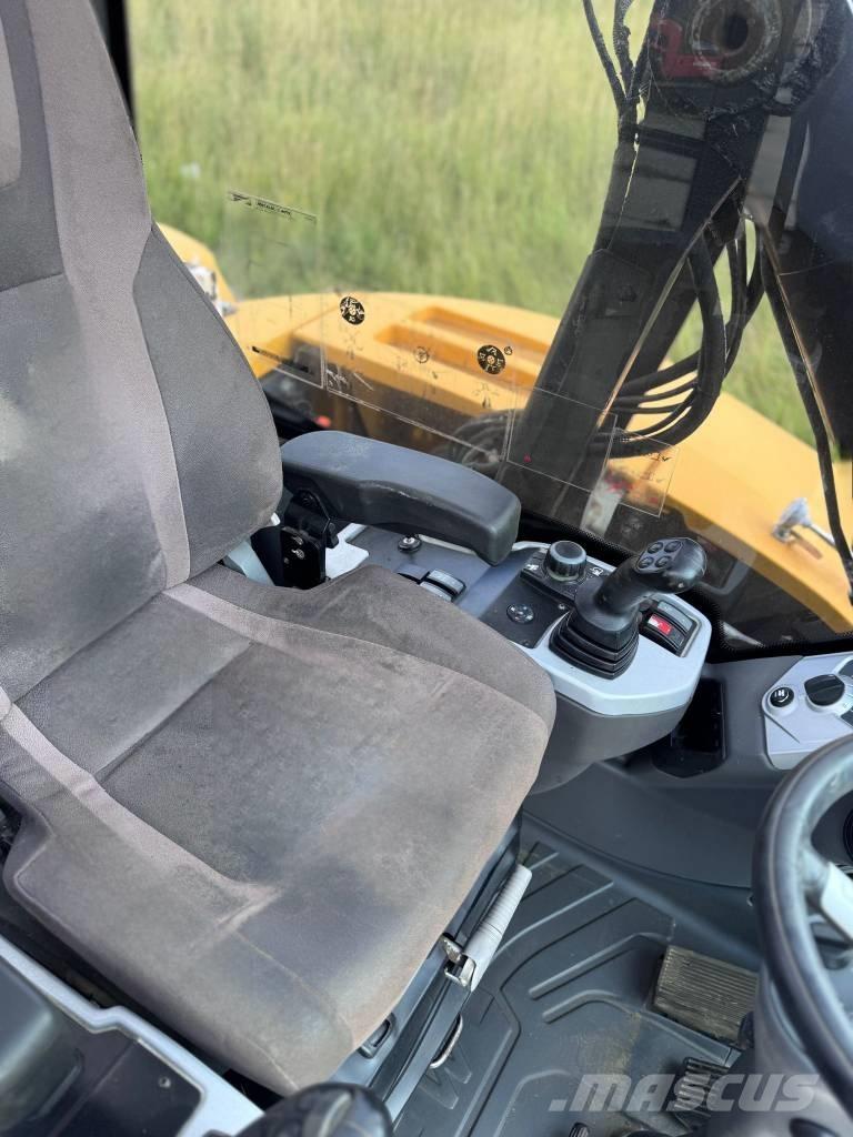 Mecalac 12 MTX Экскаваторы-погрузчики