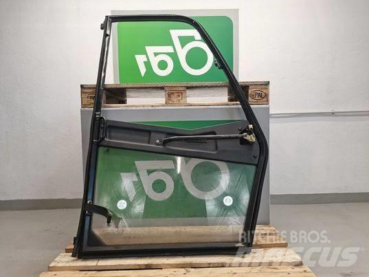 JLG 4017PS door Кабины и интерьер