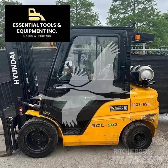 Hyundai 30L-9A Дизельные погрузчики