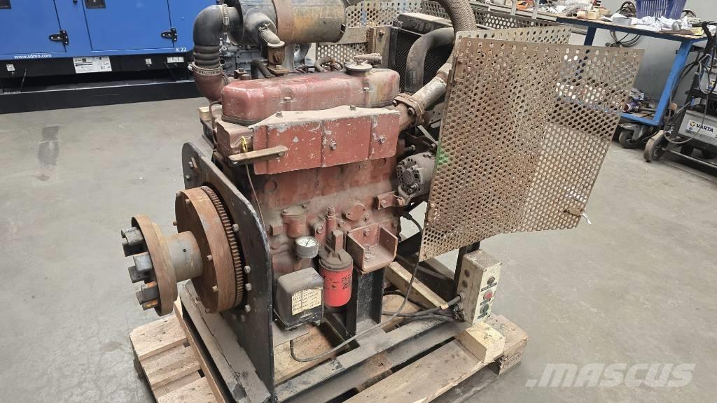 Mitsubishi S4E Двигатели