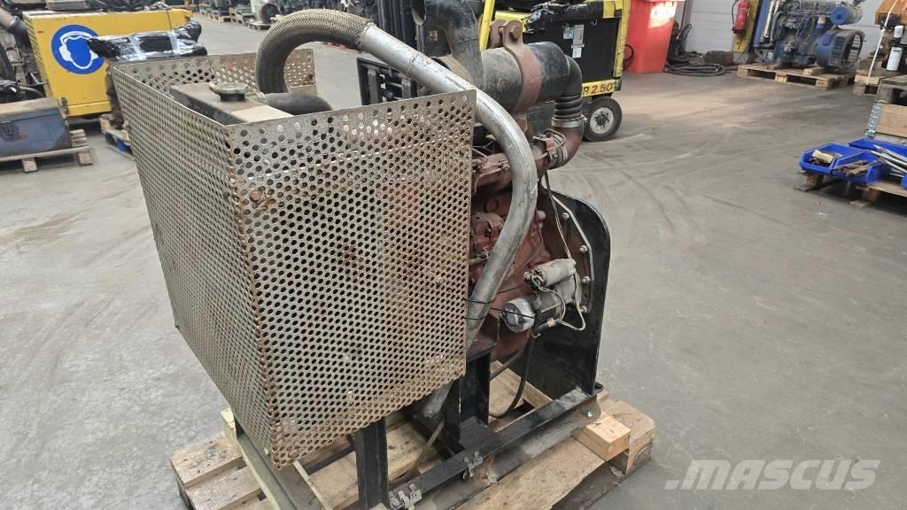 Mitsubishi S4E Двигатели