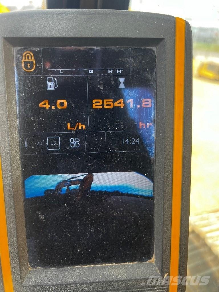 JCB JS 220 N LC Гусеничные экскаваторы