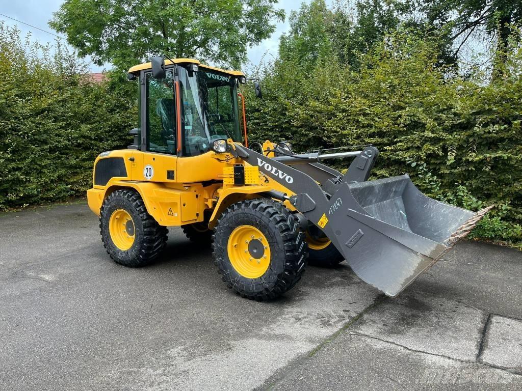 Volvo L 30 H Фронтальные погрузчики