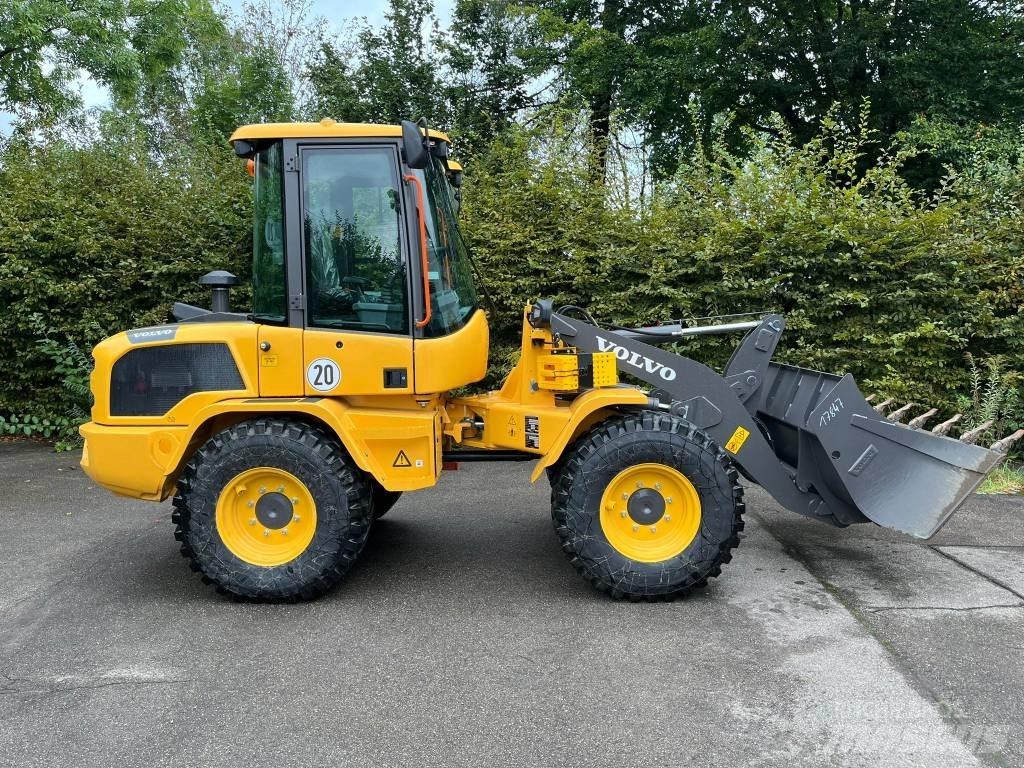 Volvo L 30 H Фронтальные погрузчики