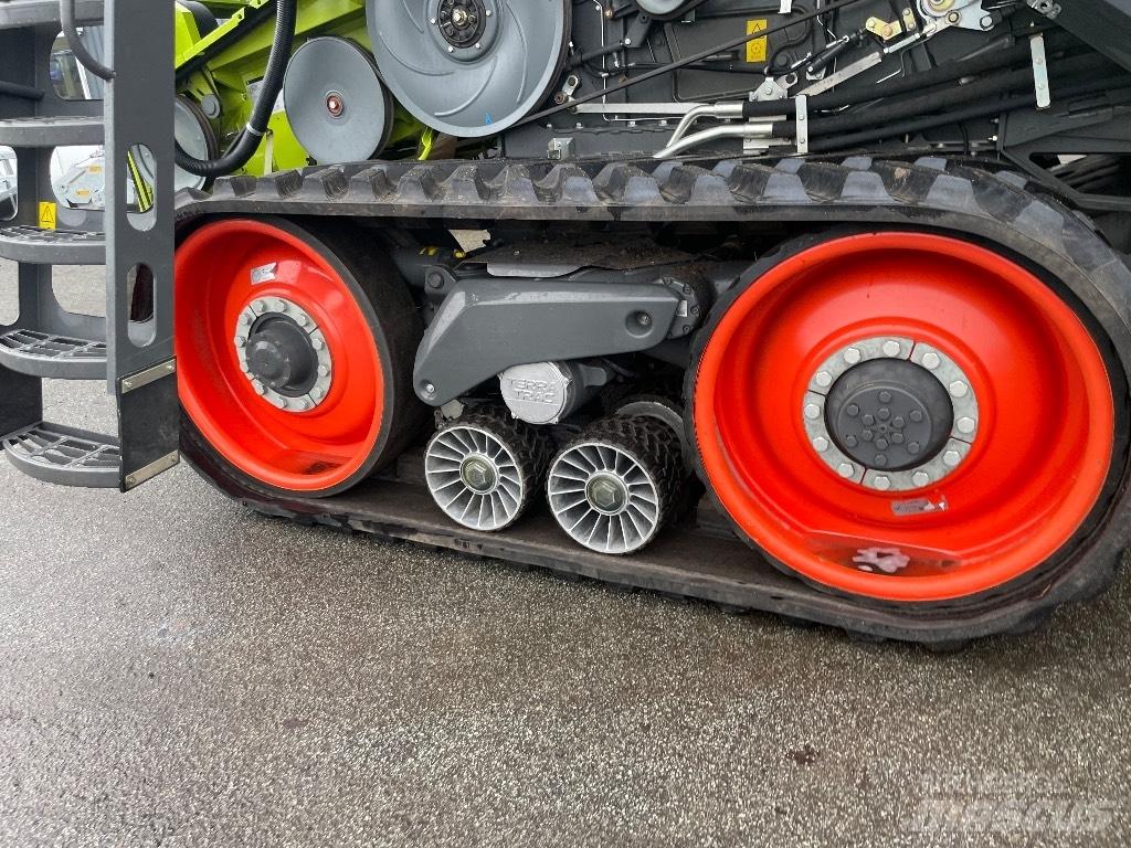CLAAS Lexion 6900 TT Зерноуборочные комбайны