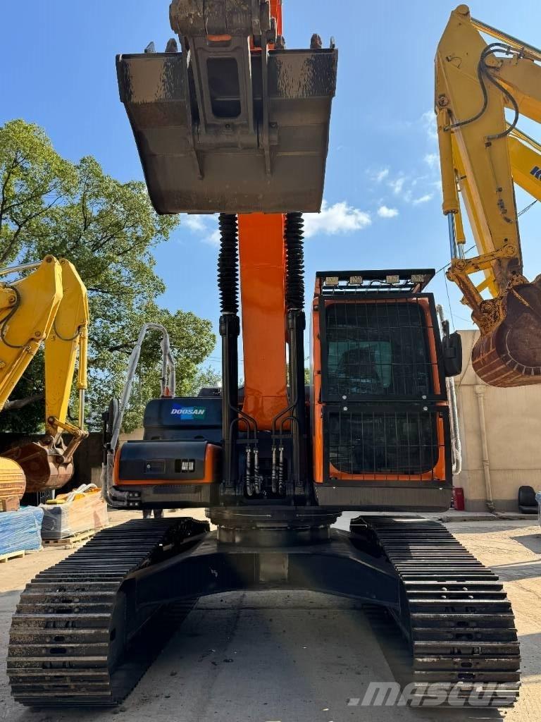 Doosan DX 225 Гусеничные экскаваторы