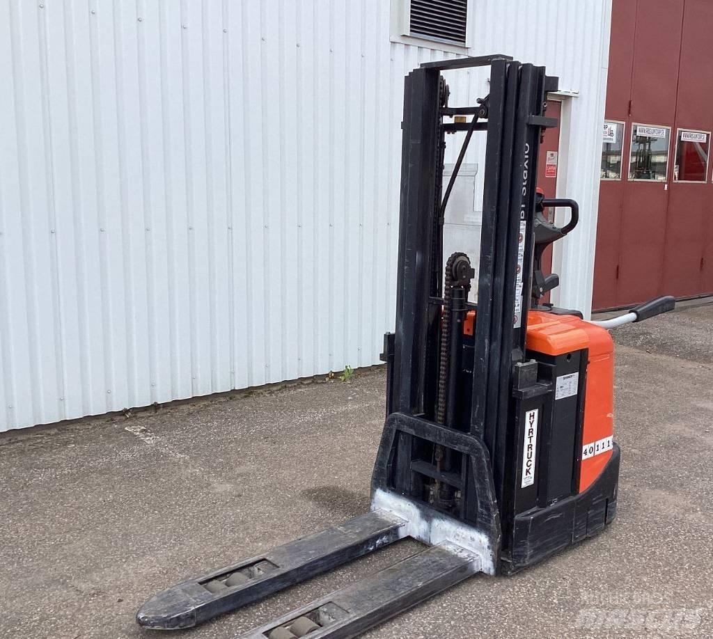 BT SPE 125 Самоходные электроштабелёры