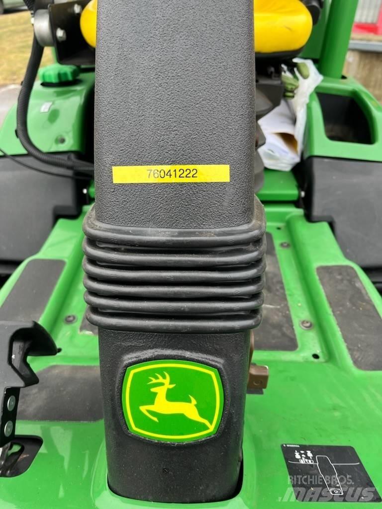 John Deere 7400A Грубые косилки