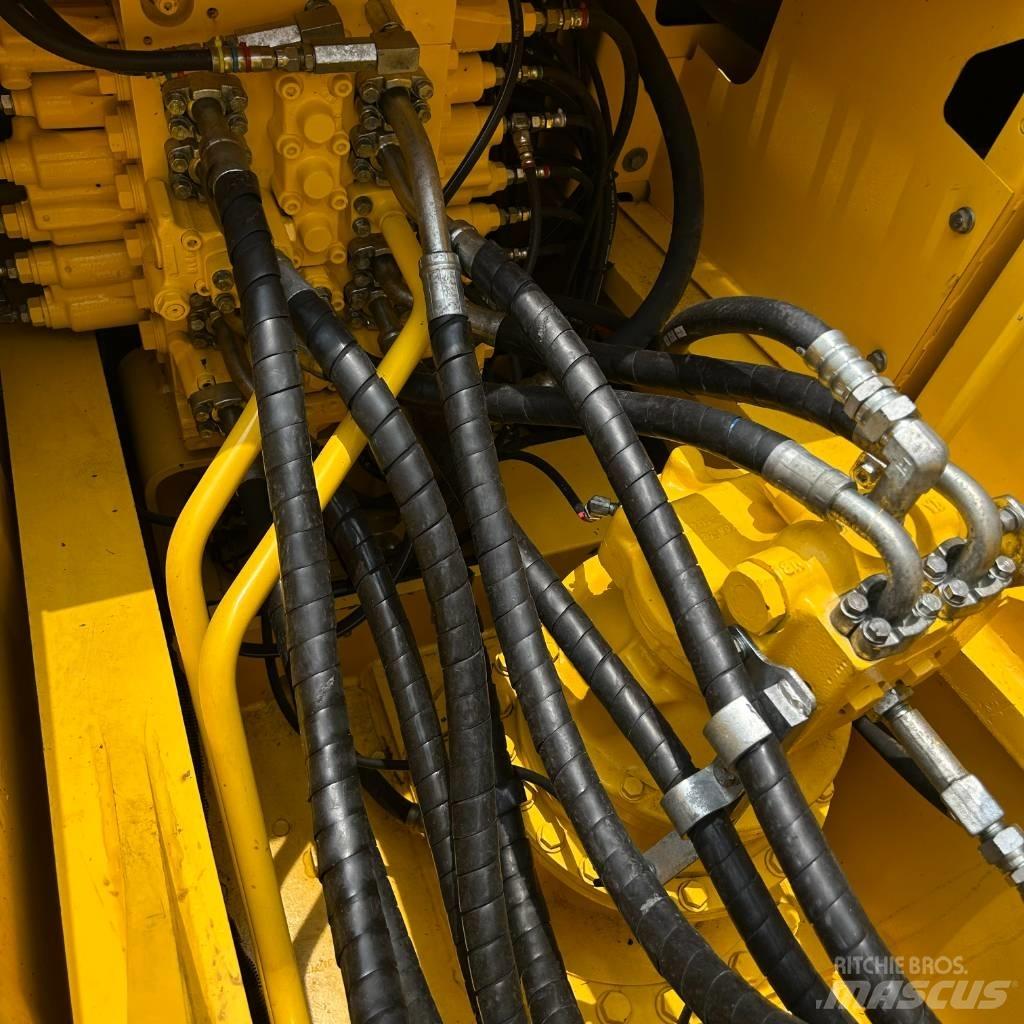 Komatsu 220-8 Гусеничные экскаваторы