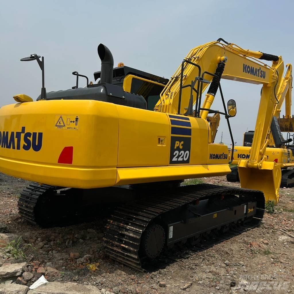 Komatsu 220-8 Гусеничные экскаваторы