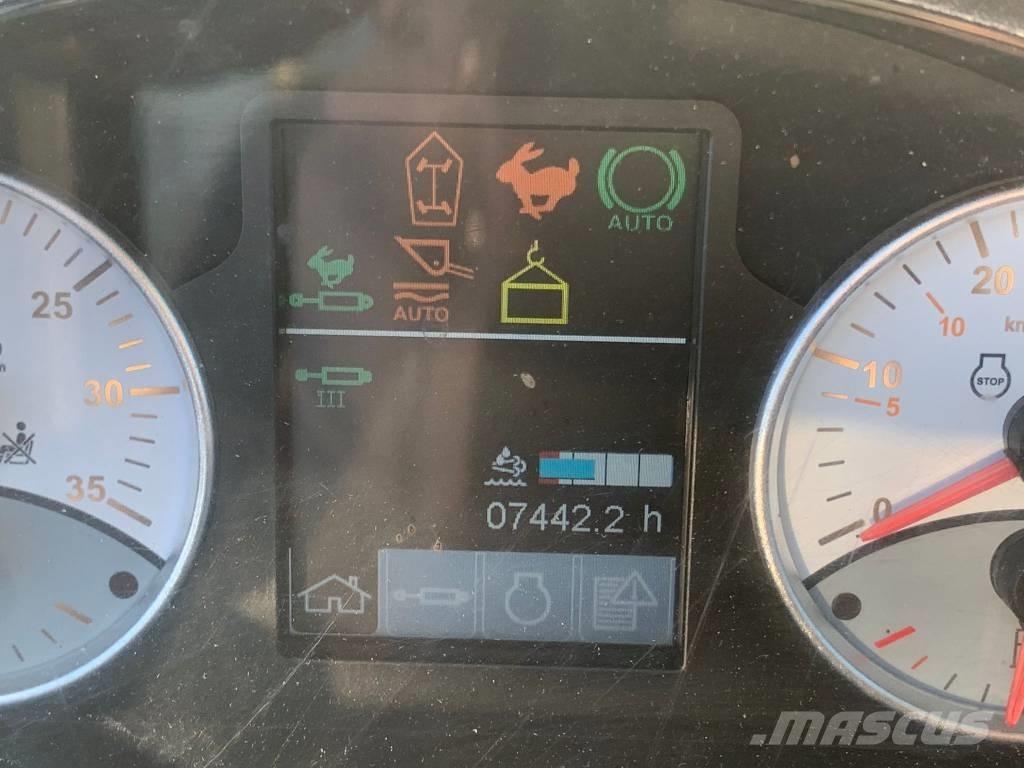 CLAAS Scorpion 732 Сельскохозяйственные телескопические погрузчики