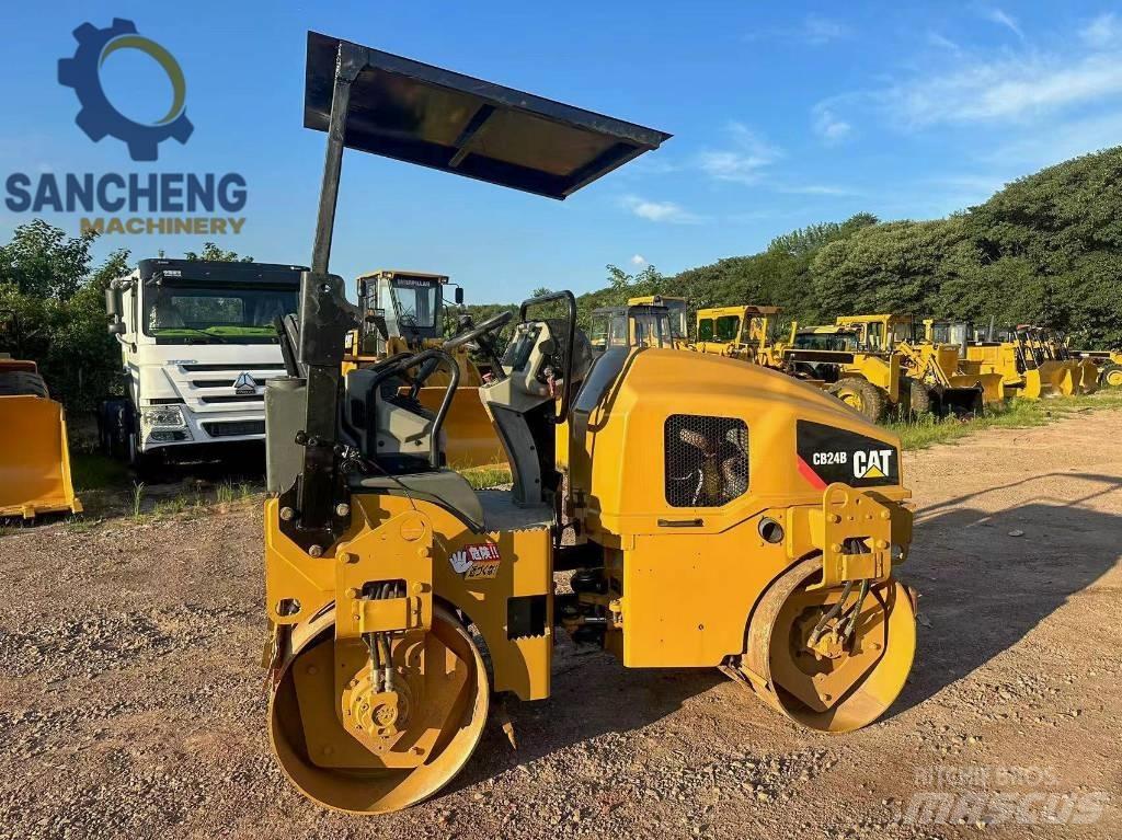 CAT CB 24 B Катки тротуарные