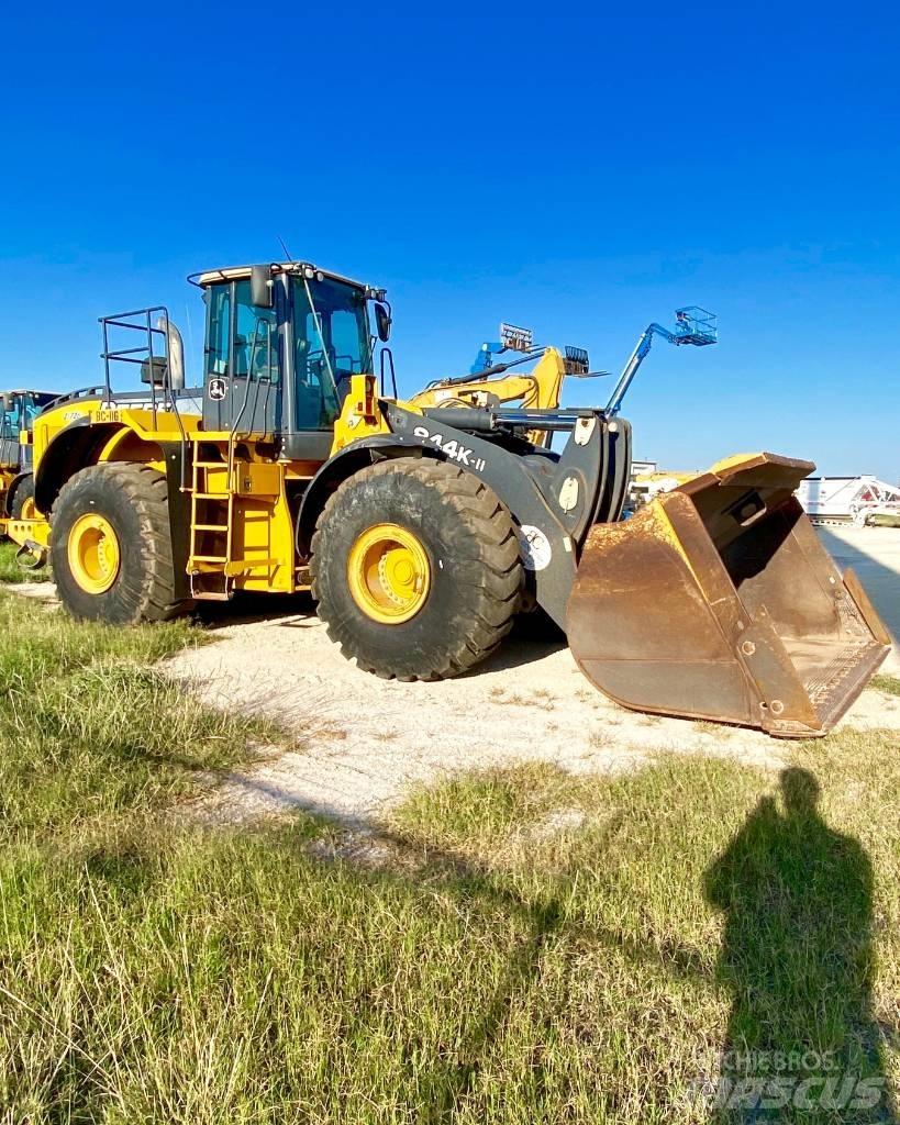 John Deere 844K Фронтальные погрузчики