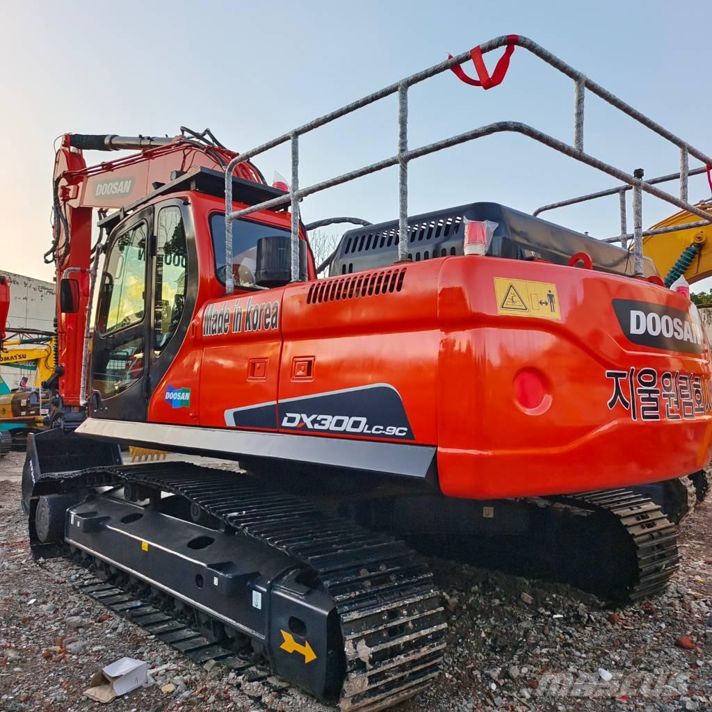 Doosan DX 300 LC Гусеничные экскаваторы