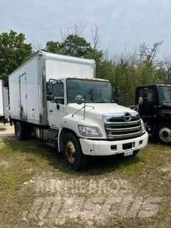 Hino 338 Грузовики-Фургоны