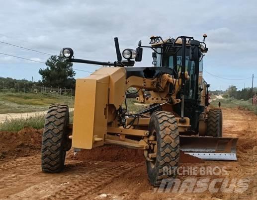 CAT 140 M Грейдеры