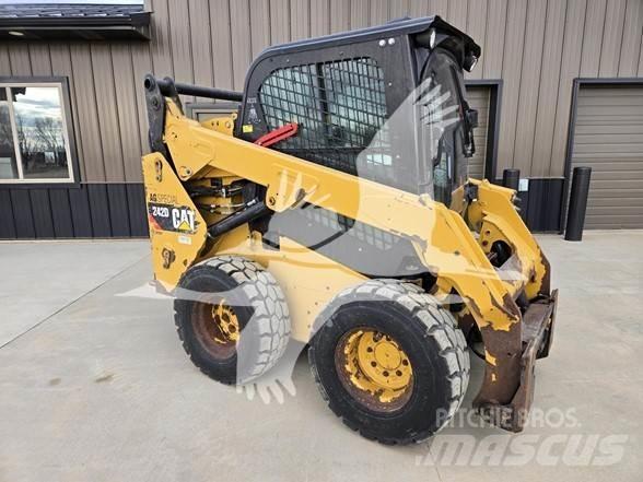 CAT 242D Мини-погрузчики