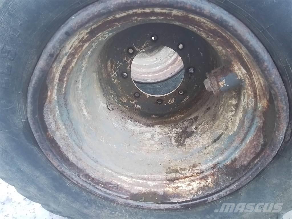 Valmet 828 20x22,5 Шины и колёса