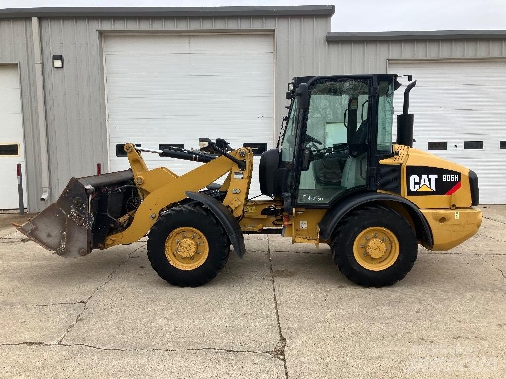 CAT 906 H Фронтальные погрузчики