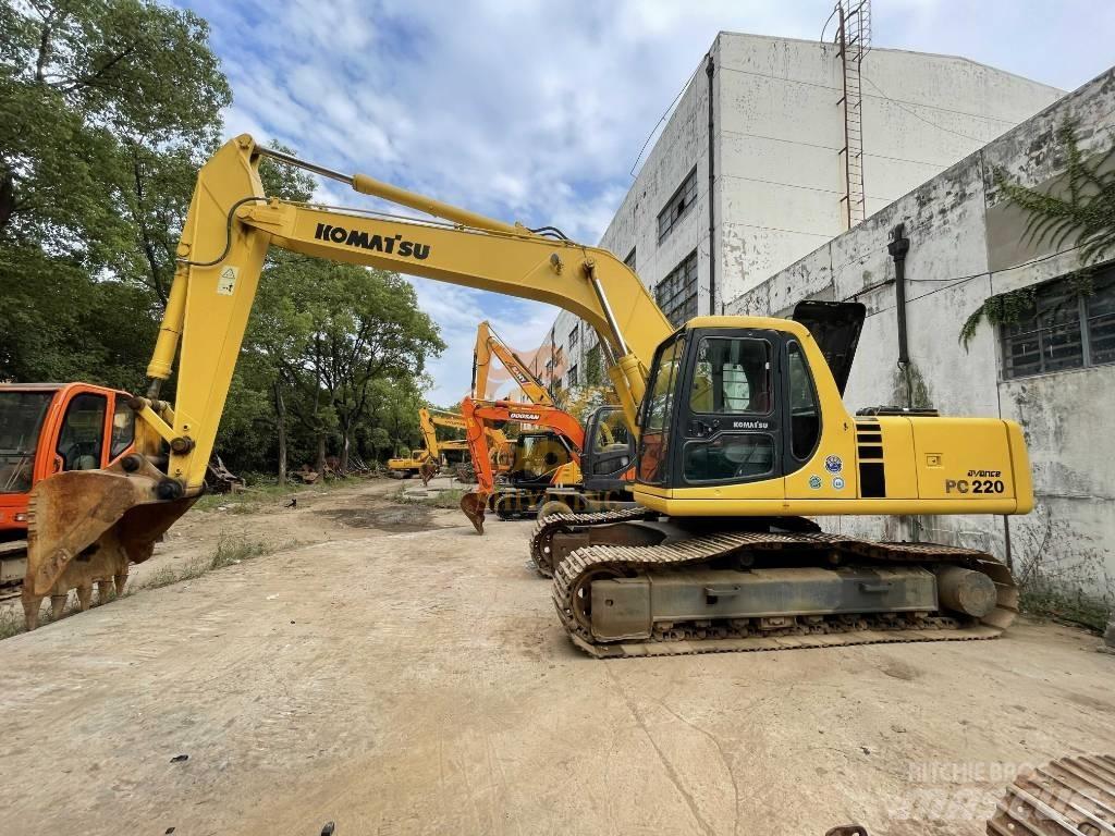Komatsu PC 220 Гусеничные экскаваторы